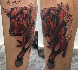 tatuaje-pierna-toro-rojo-logia-barcelona-zeus-errejota 